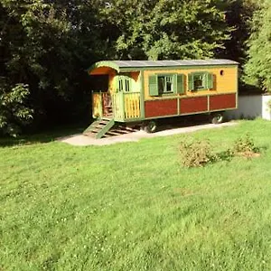 https://roulottes-de-la-ville-suzanne.inbrittany.com
