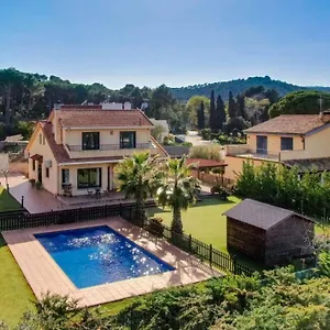 https://luxury-villa-near-the-sea.catalonia-hotels.com