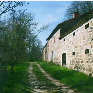 https://ferme-de-la-belette-joyeuse.hotels-rhonealpes.com